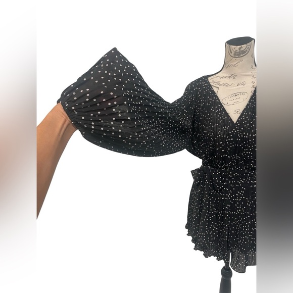 Luxxel Black and White Polka Dot Romper 100% Polyester LINING 100% RAYON NWT - Picture 8 of 9